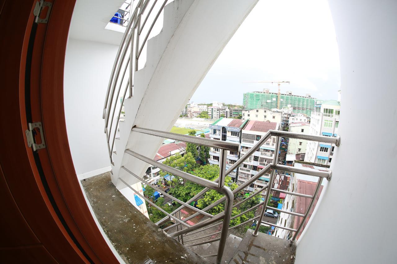 Hotel Vista Yangon Bagian luar foto